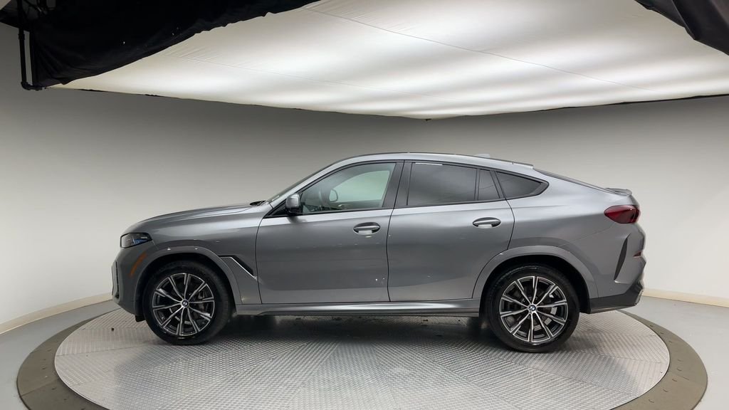Used 2024 Gray Metallic BMW xDrive40i image 5