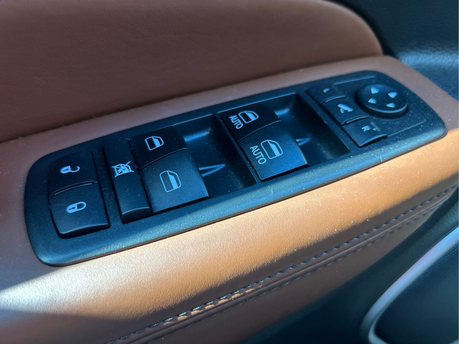 Certified Used 2018 Brown Jeep Summit image 24