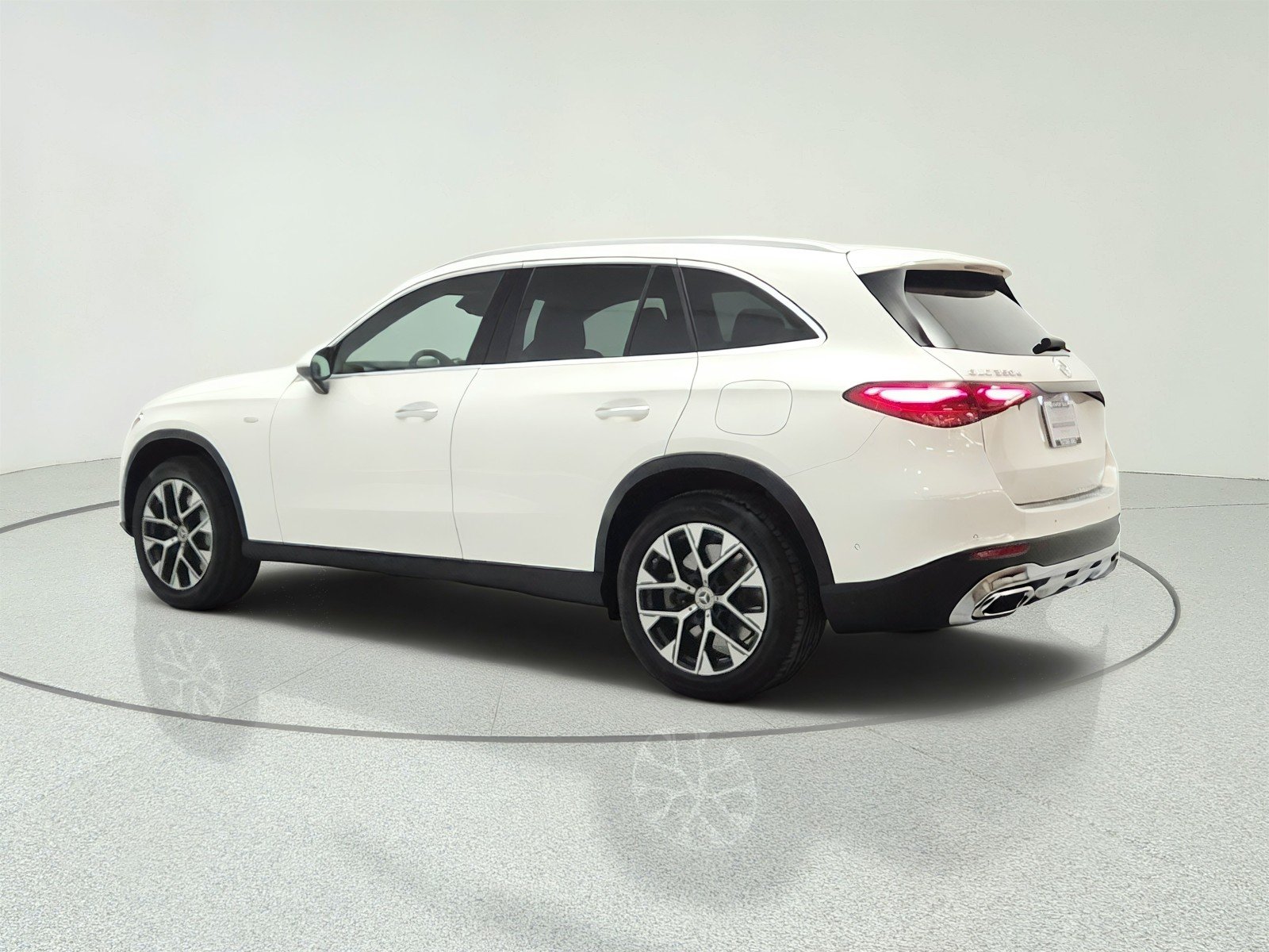 Certified Used 2025 Polar White Mercedes-Benz GLC 350e 4MATIC® SUV image 7