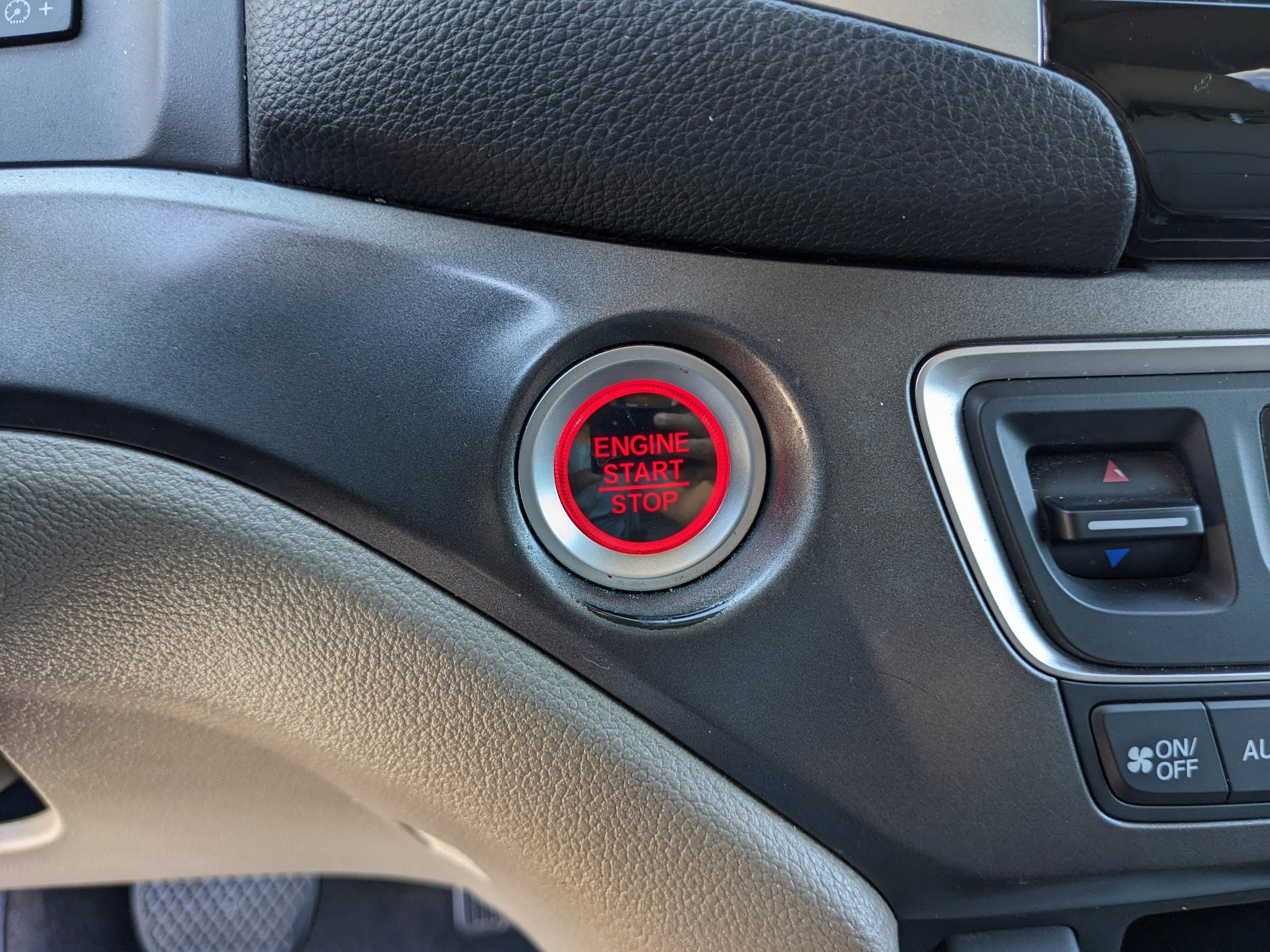 Used 2018 Deep Scarlet Pearl Honda EX-L image 27