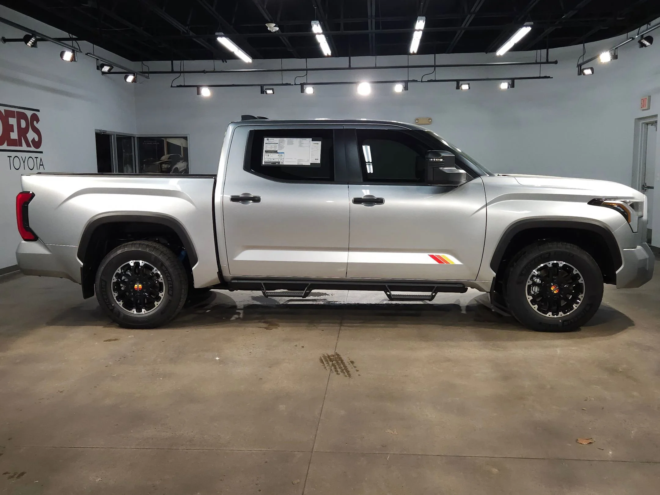 2026 Toyota Tundra SR5 - Photo 8