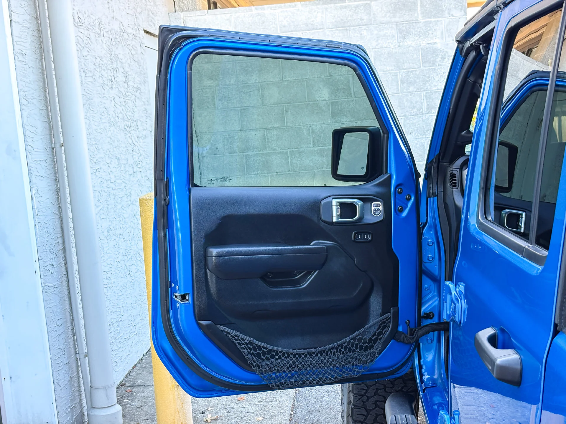 Used 2023 Blue Jeep Sport image 15