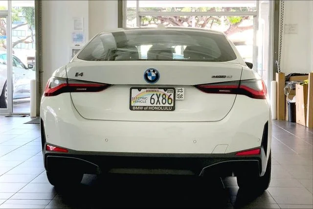 Used 2025 Alpine White BMW eDrive40 image 4