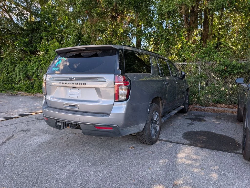 Used 2022 Gray Chevrolet Z71 image 9
