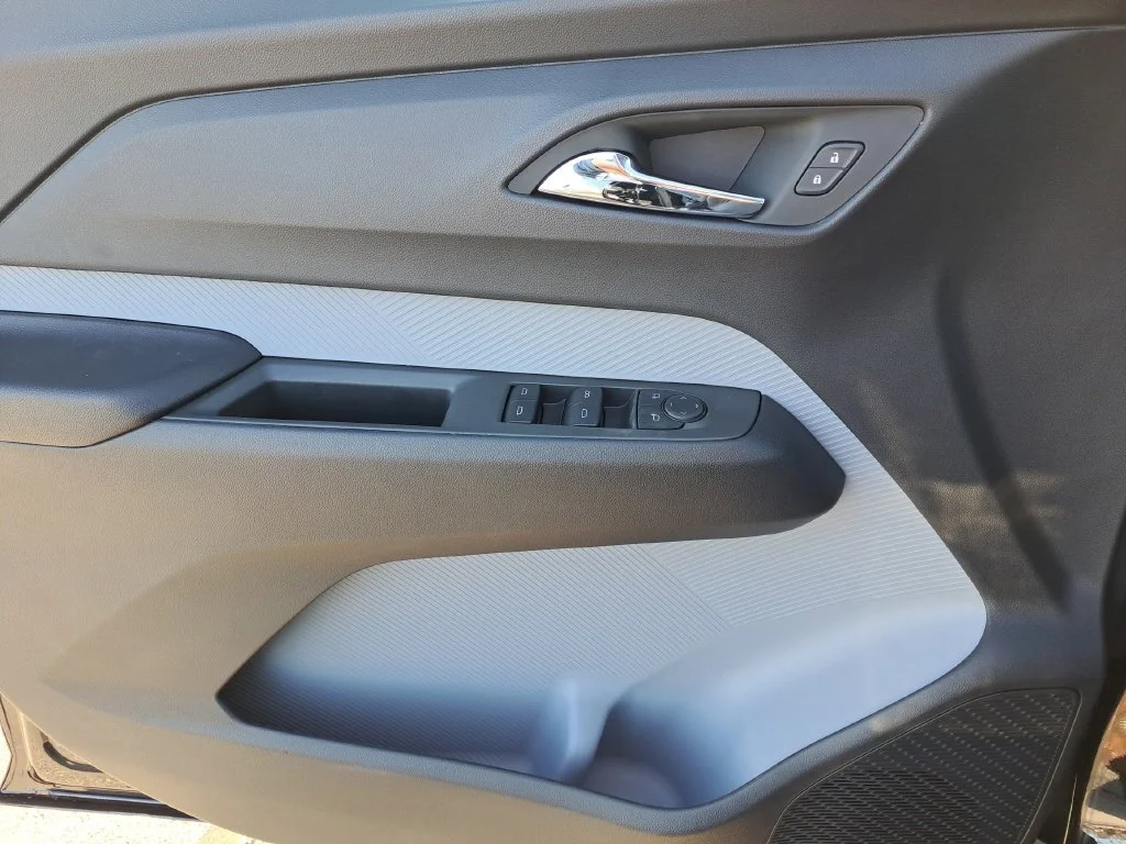 2027 Chevrolet Bolt RS - Photo 16