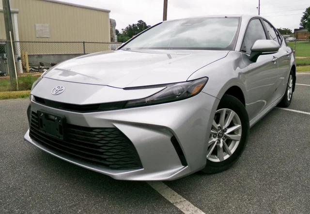 2025 TOYOTA CAMRY 
