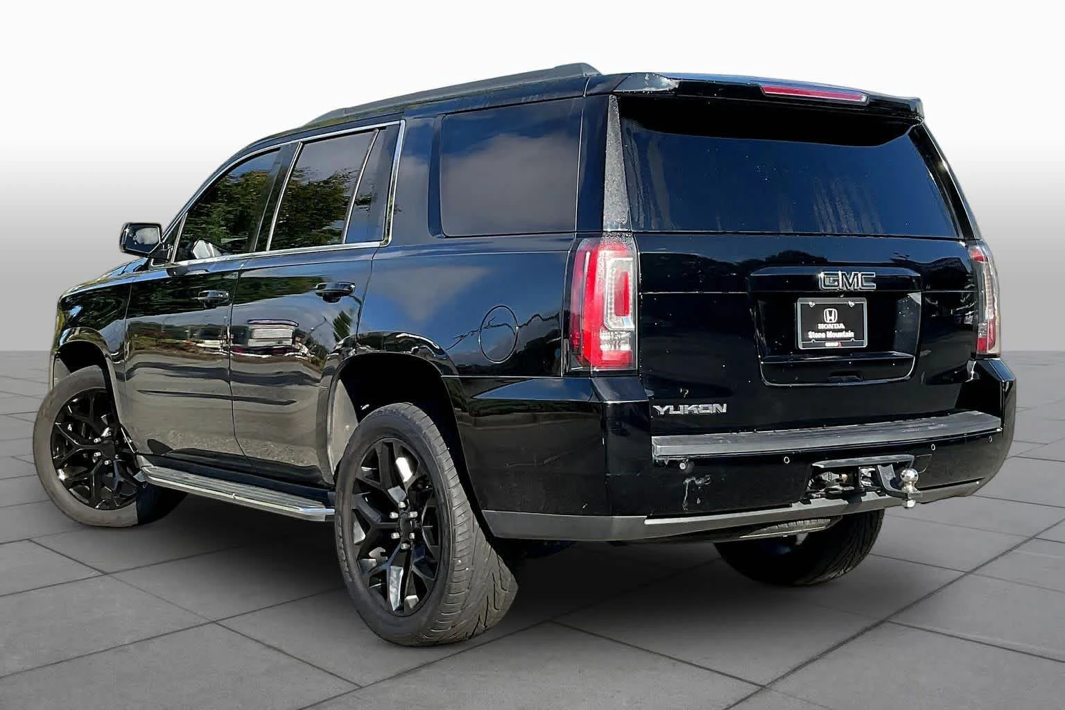 Used 2018 Onyx Black GMC SLE image 10