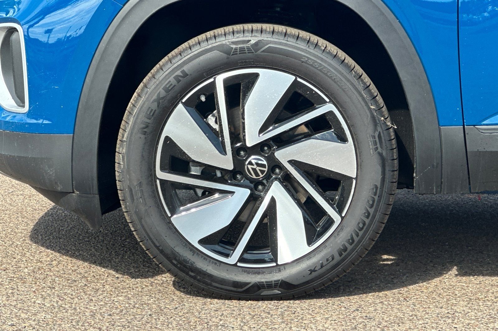 New 2026 Mountain Lake Blue Metallic Volkswagen 2.0T SE w/Technology image 26