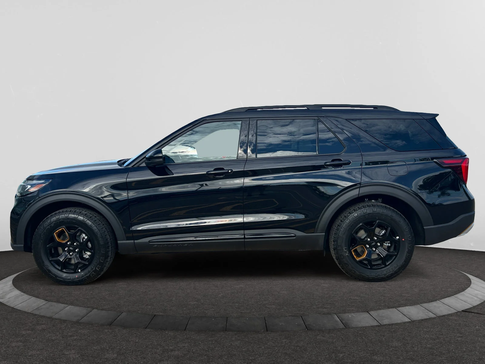 New 2026 Agate Black Metallic Ford Tremor image 2