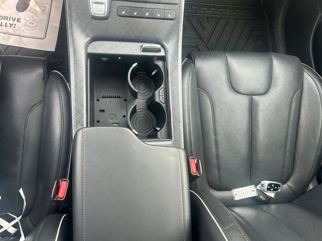 Used 2024 Burgundy Hyundai Limited image 12