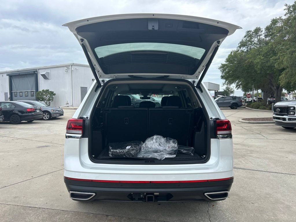 New 2026 White/off-white Volkswagen SE w/Technology image 37