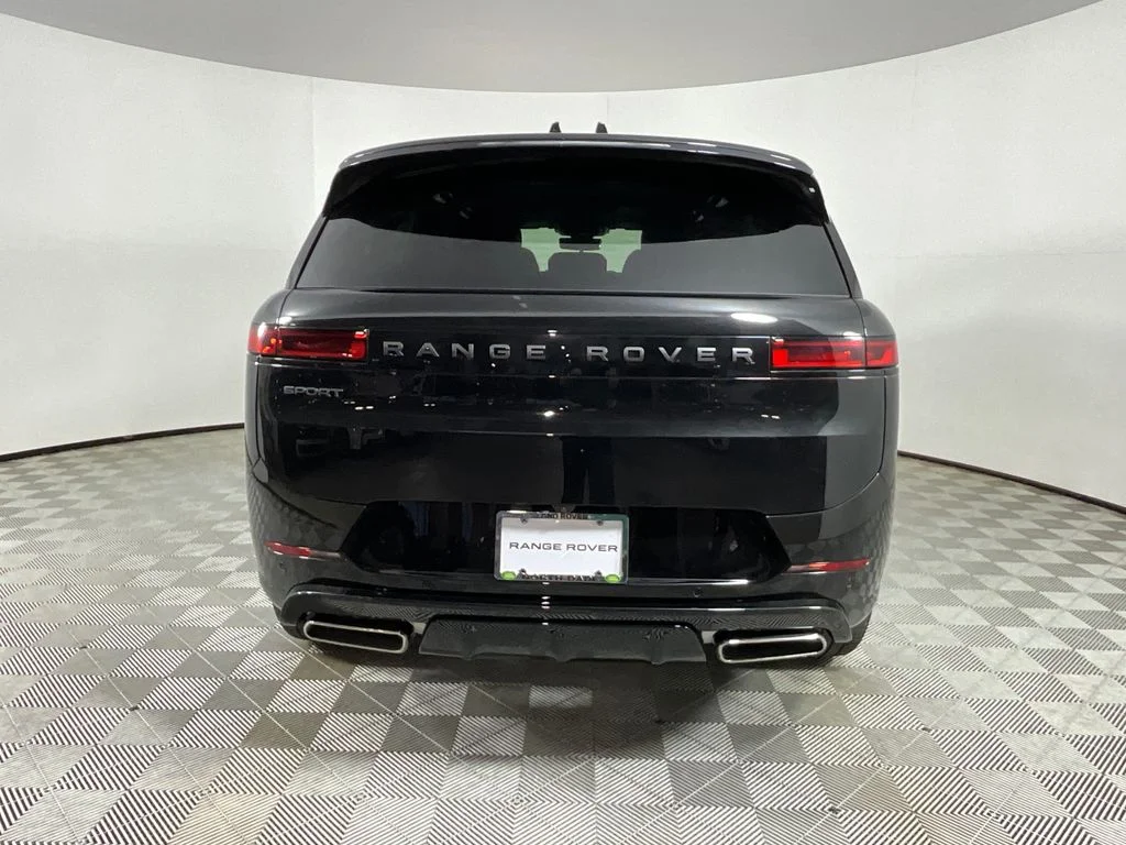 New 2026 Santorini Black Metallic Land Rover Dynamic SE image 7