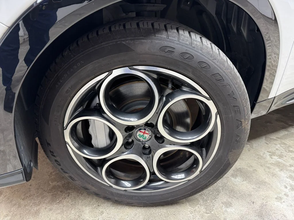 Used 2024 White Alfa Romeo Ti image 31