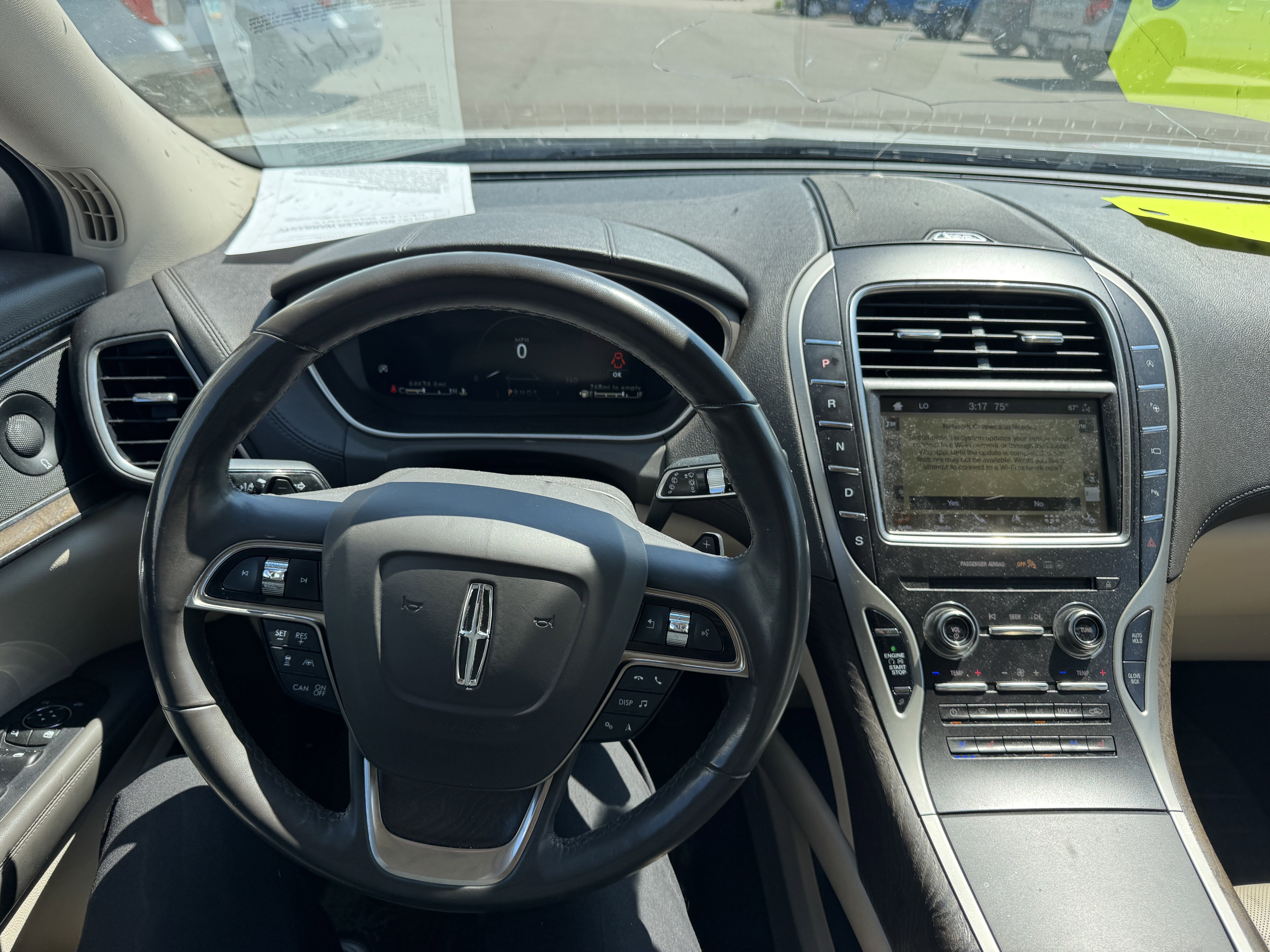 Used 2019 White Platinum Metallic Tri-Coat Lincoln Reserve image 7