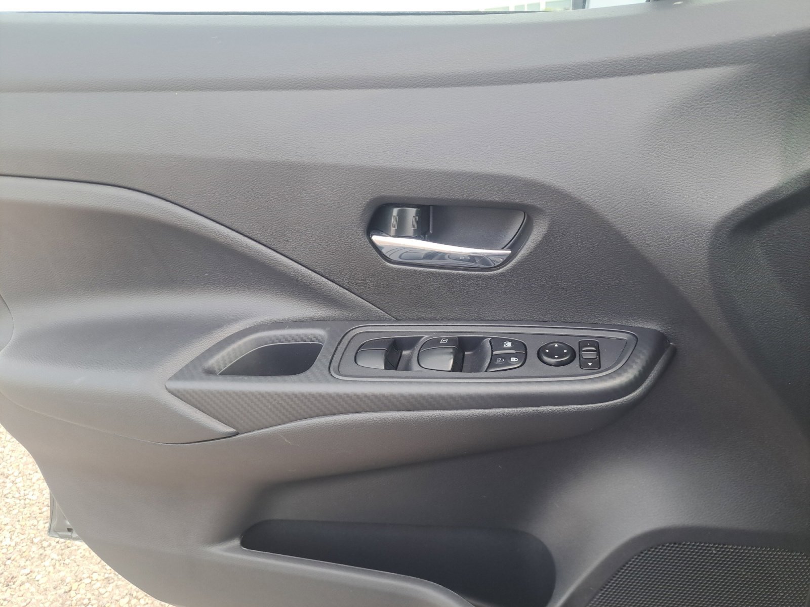 Used 2025 Gun Metallic Nissan SV image 25