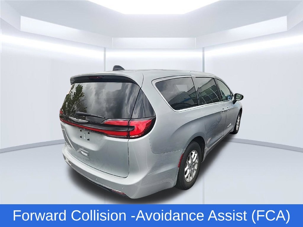 Used 2023 Chrysler Pacifica Touring L with VIN 2C4RC1BG2PR536642 for sale in Northfield, Minnesota