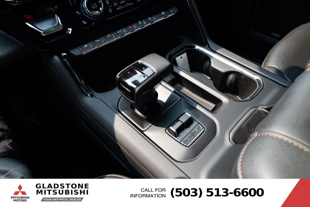 Used 2022 Summit White GMC AT4 image 20