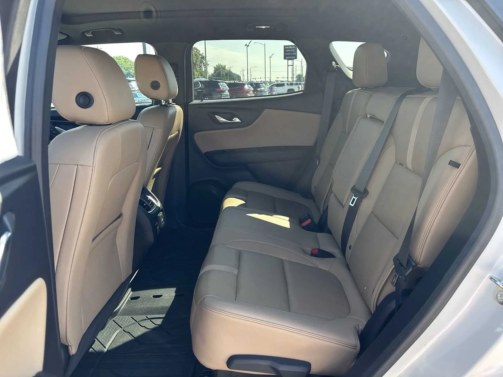 Used 2023 Iridescent Pearl Tricoat Chevrolet Premier image 26