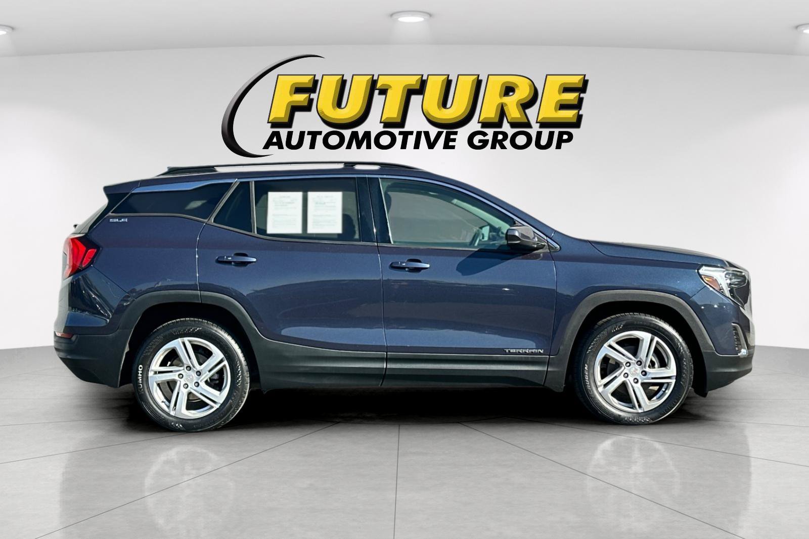 Used 2018 Blue GMC SLE image 3