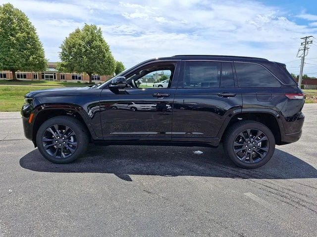 New 2026 Black Jeep Limited Reserve image 4