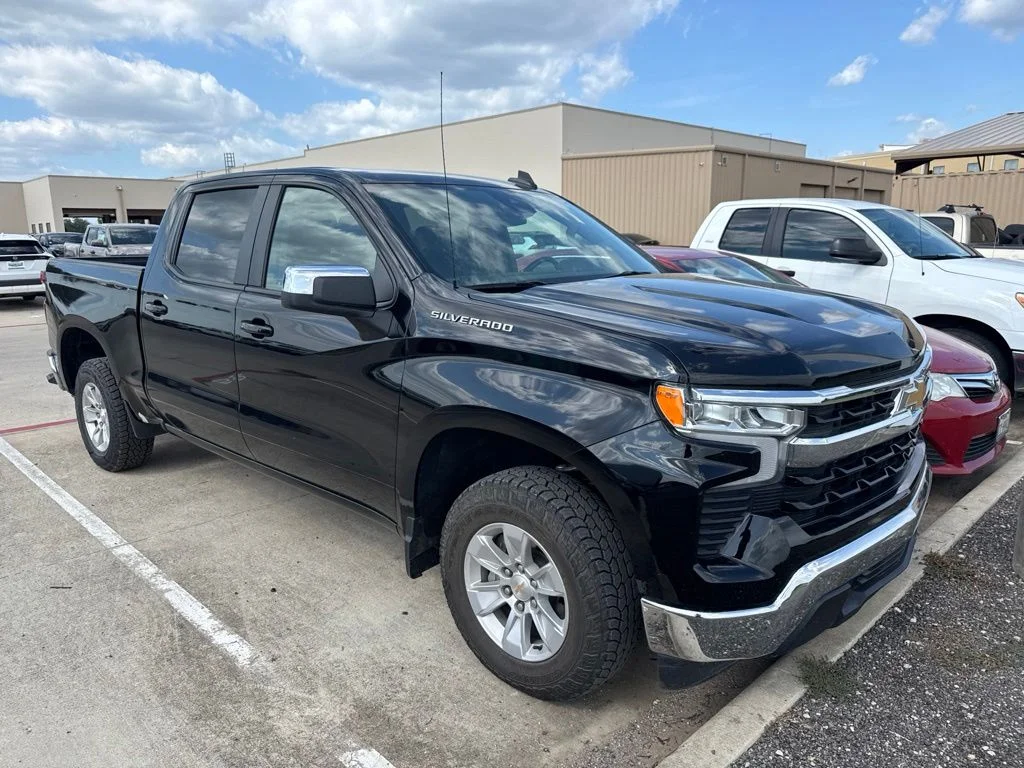 Used 2025 Black Chevrolet LT image 2