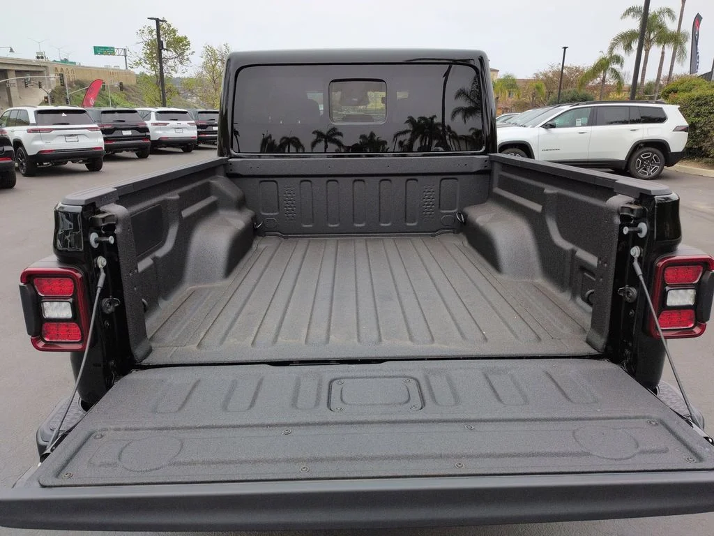 New 2026 Black Clear-Coat Exterior Paint Jeep Sahara image 23