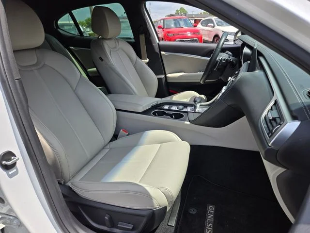 Used 2022 White Genesis 2.0T image 17