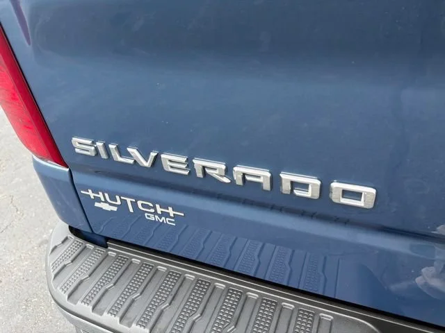 Used 2024 Lakeshore Blue Metallic Chevrolet LT (2FL) image 18