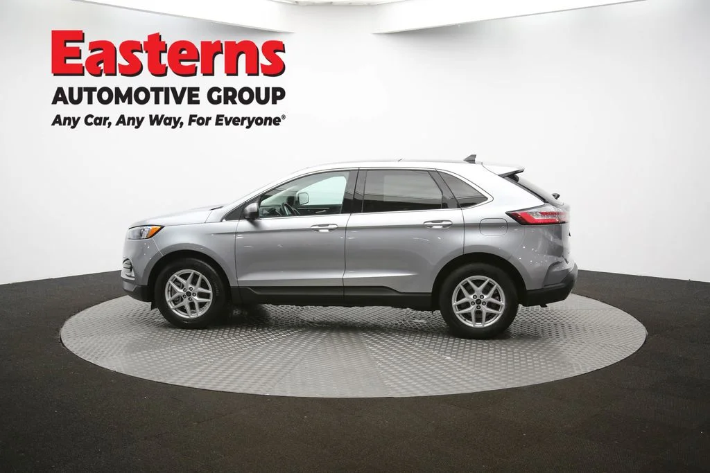 Used 2023 Silver Ford SEL image 57