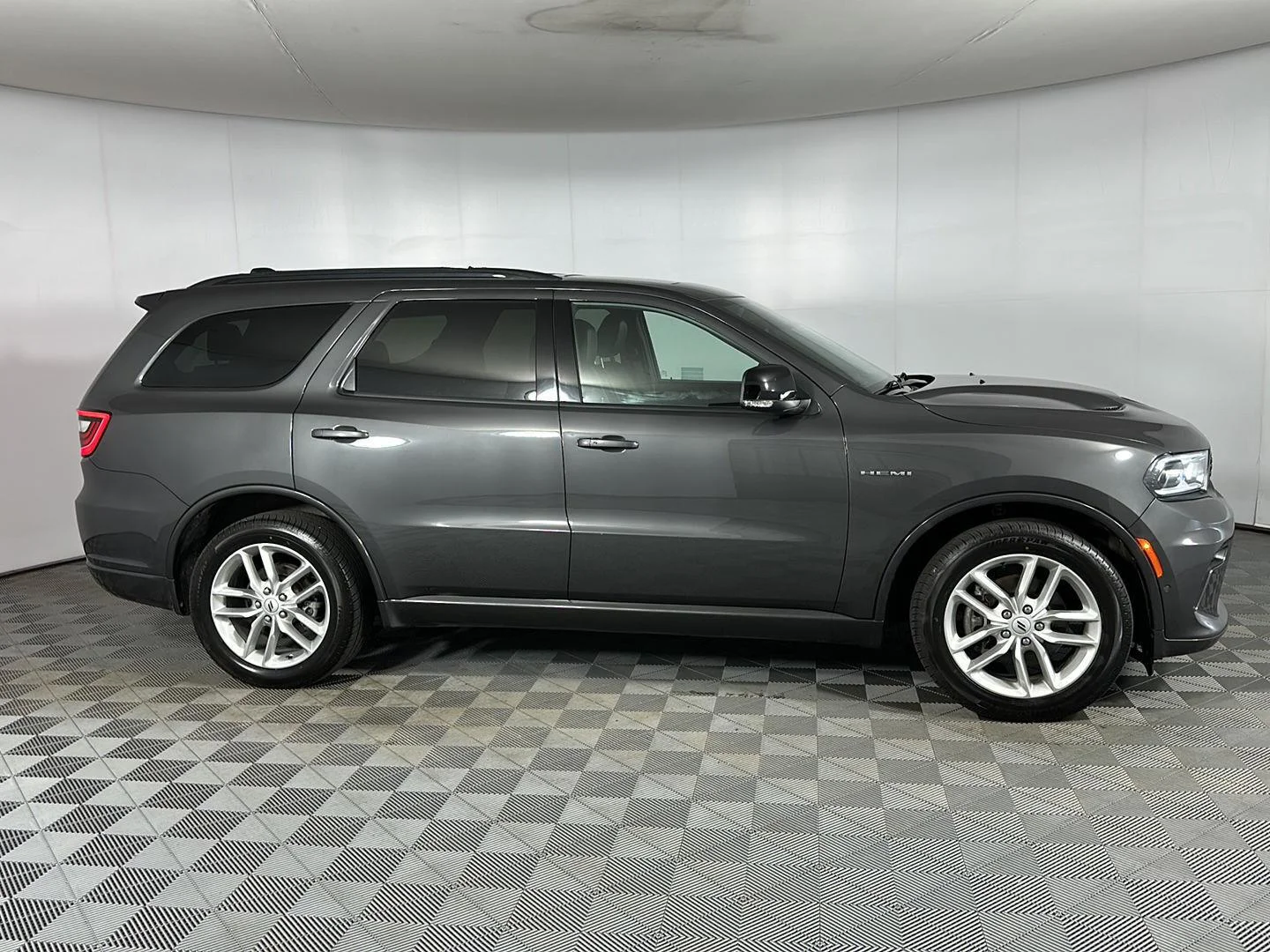 Used 2025 Vapour Grey Dodge R/T image 2