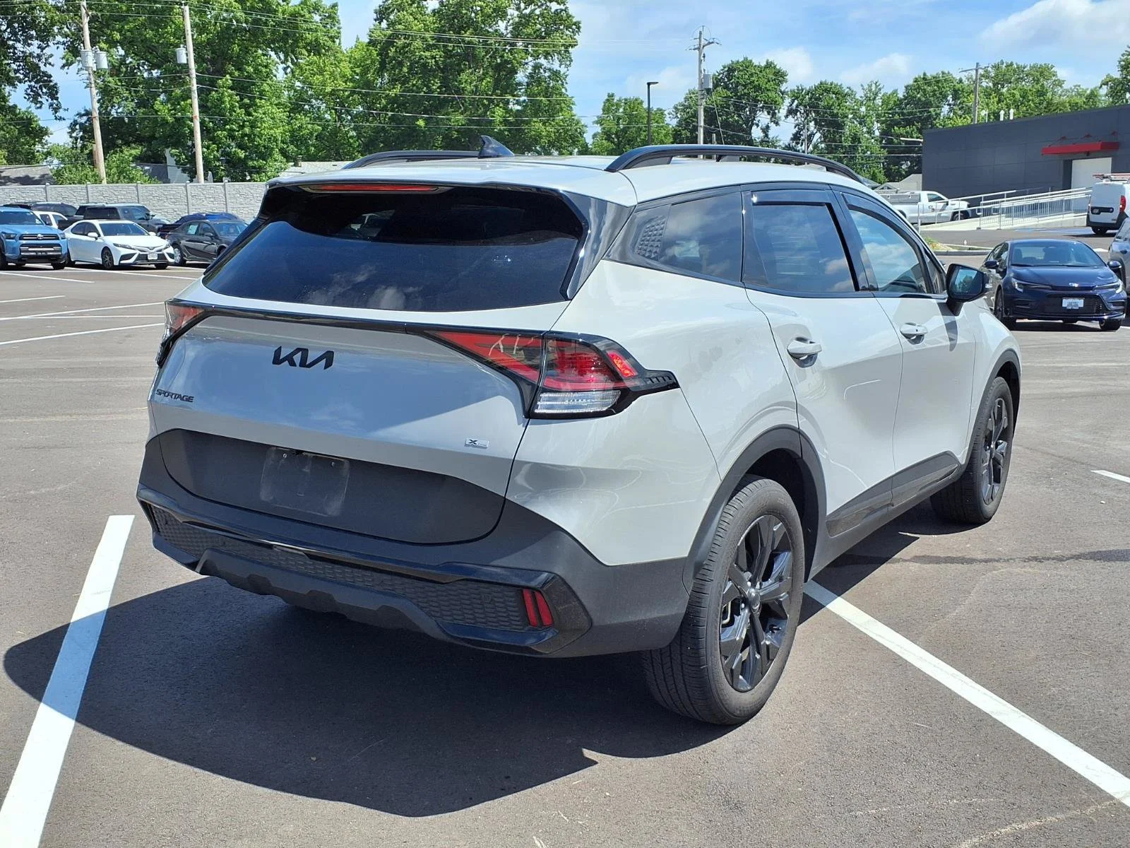 Used 2025 Wolf Gray Kia X-Line image 4