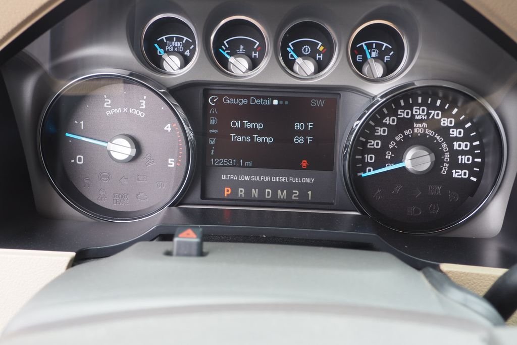 Used 2012 White Ford Lariat image 26
