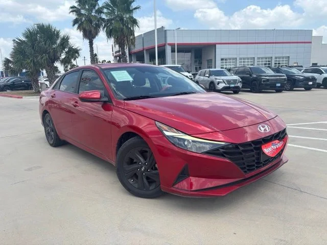 Used 2023 Red Hyundai SEL image 1