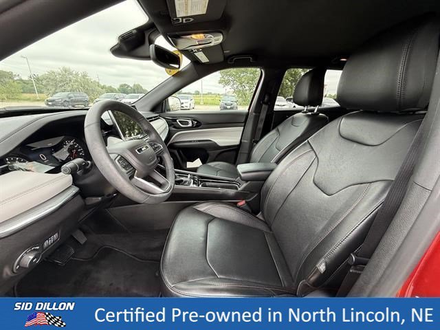 Used 2023 Redline Pearlcoat Jeep Limited image 19