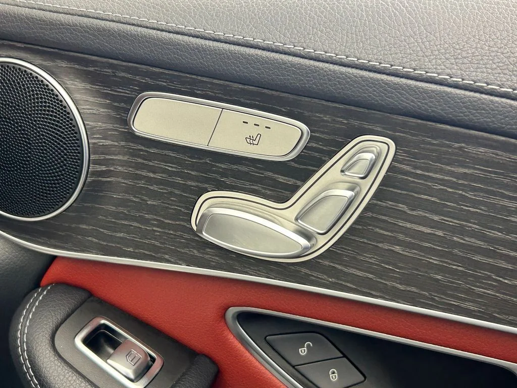 Used 2022 Diamond White Mercedes-Benz GLC 300 Coupe image 57