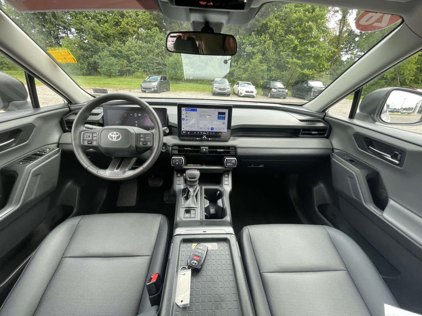 Used 2026 Wind Chill Pearl Toyota XLE Premium image 31