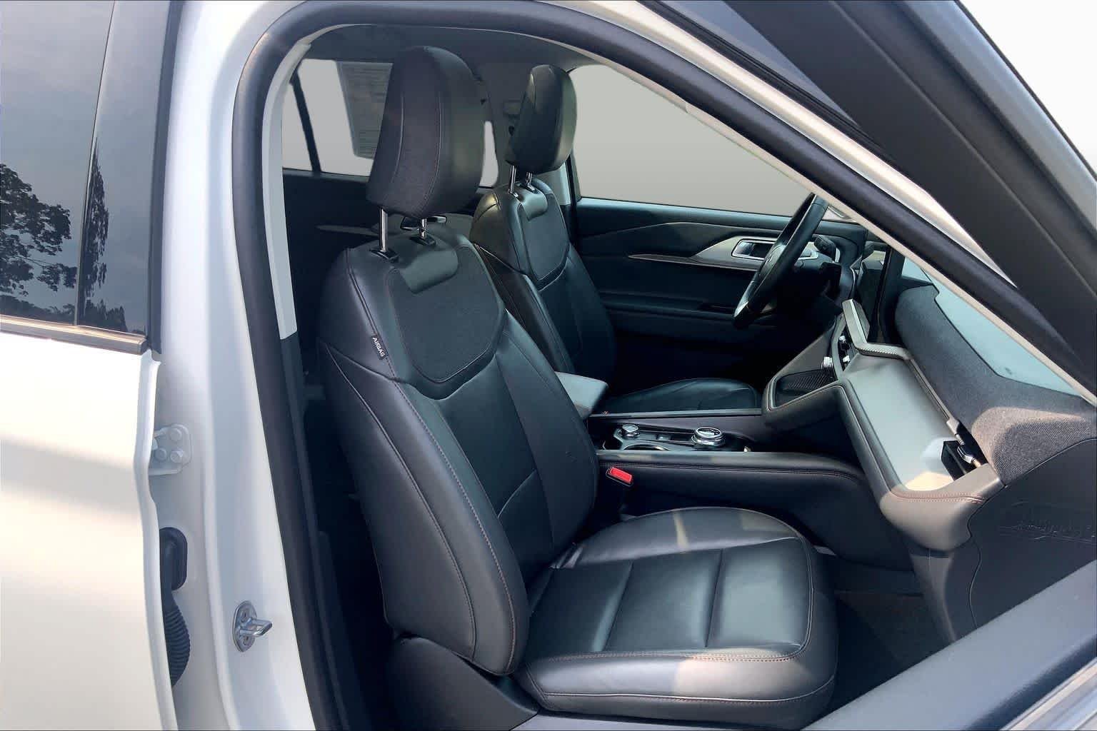 Used 2025 Star White Ford Active image 8