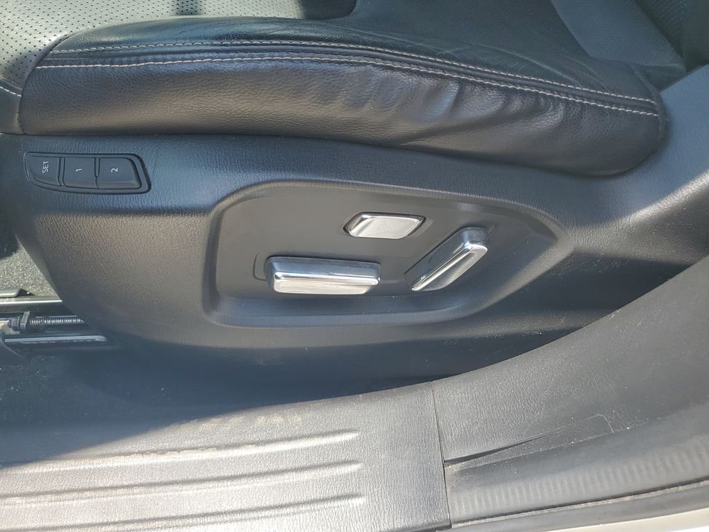 Used 2021 White Mazda Grand Touring image 16