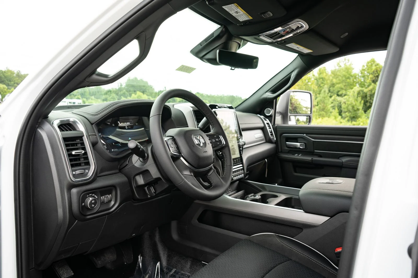 New 2026 Bright White Clearcoat RAM Tradesman image 28
