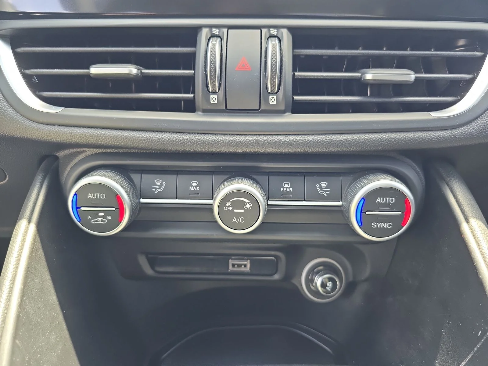 Used 2021 White Alfa Romeo Sprint image 29