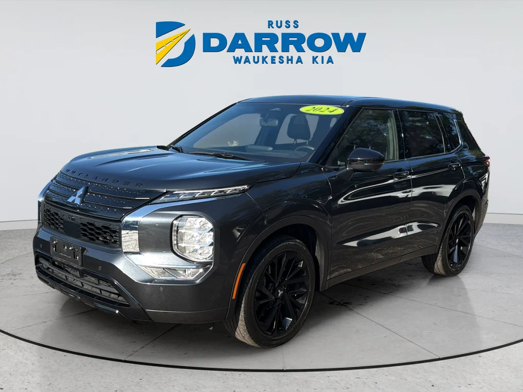 Used 2024  Mitsubishi SE Black Edition image 1