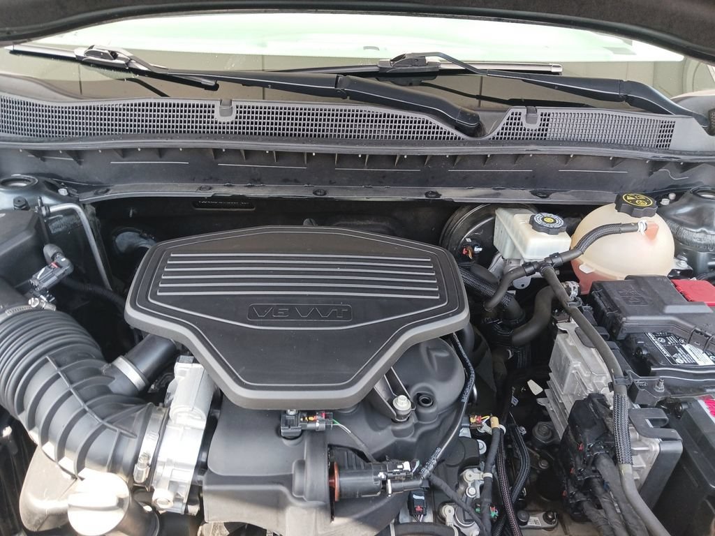 Used 2019 GRAPHITE METALLIC Chevrolet  image 14