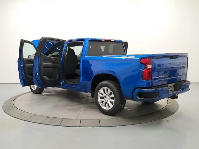 Used 2023 Glacier Blue Metallic Chevrolet Custom image 13