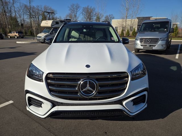 New 2026 MANUFAKTUR Moonlight White Metallic Mercedes-Benz GLS450 image 7