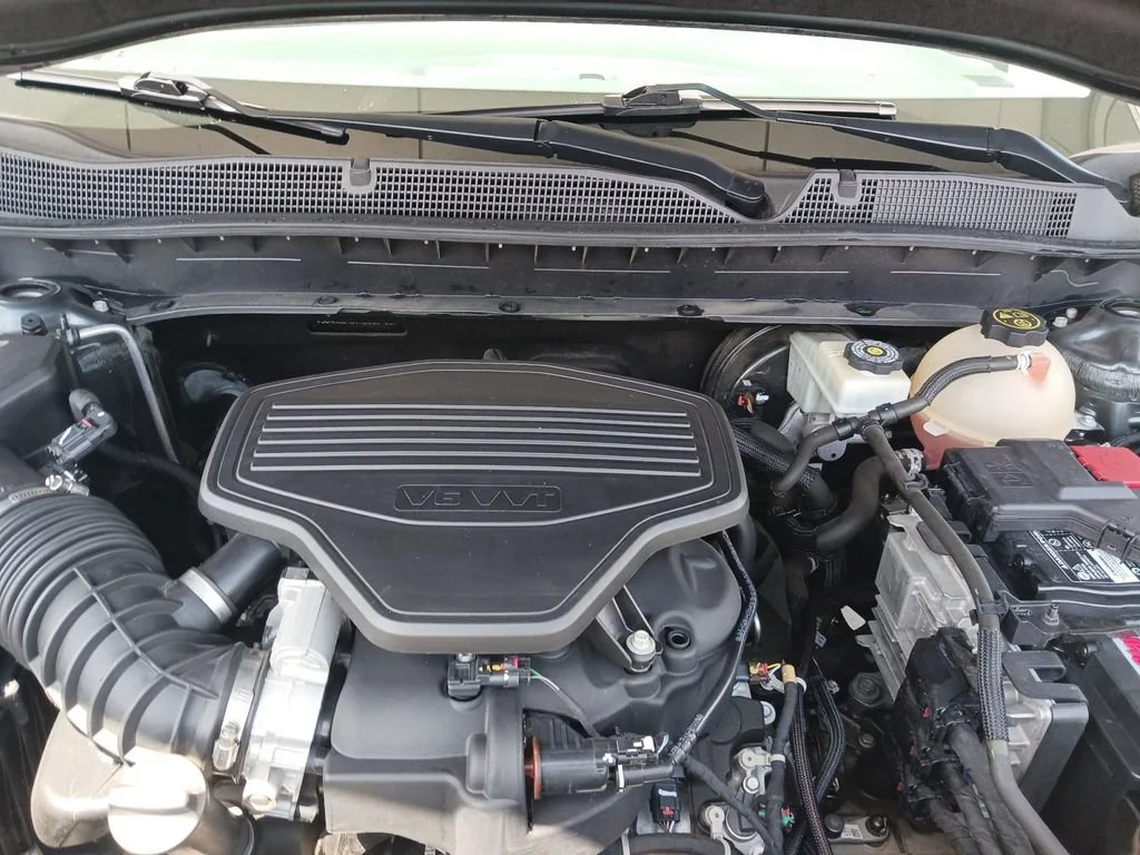 Used 2019 GRAPHITE METALLIC Chevrolet  image 14