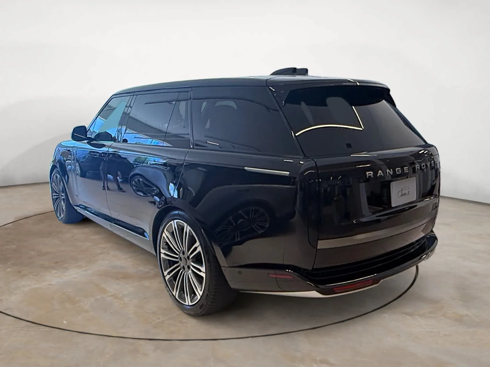 New 2026 Santorini Black Land Rover P530 LWB 7 Seat image 2