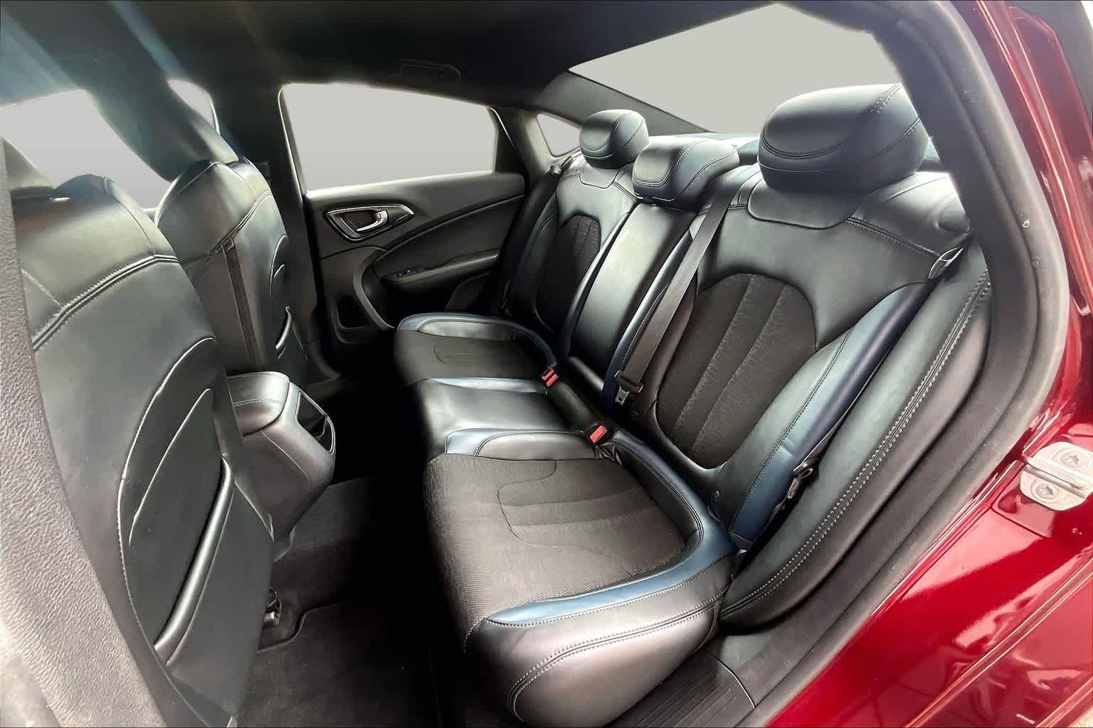 Used 2015 Velvet Red Pearlcoat Chrysler S image 19