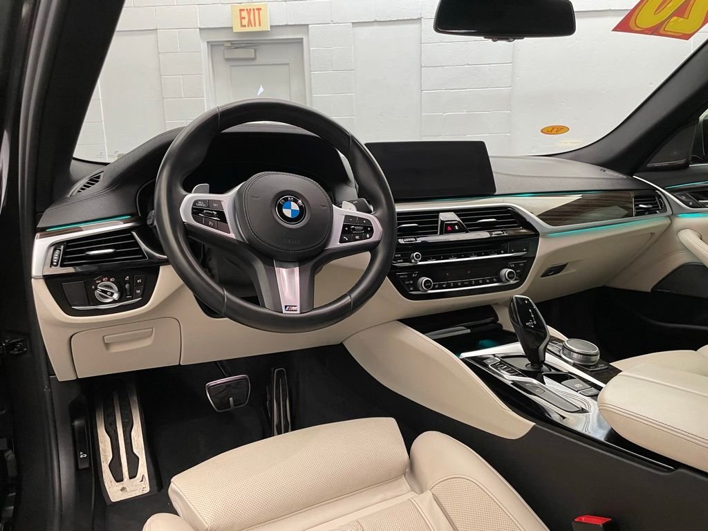 Used 2020 Gray BMW M550i xDrive image 13