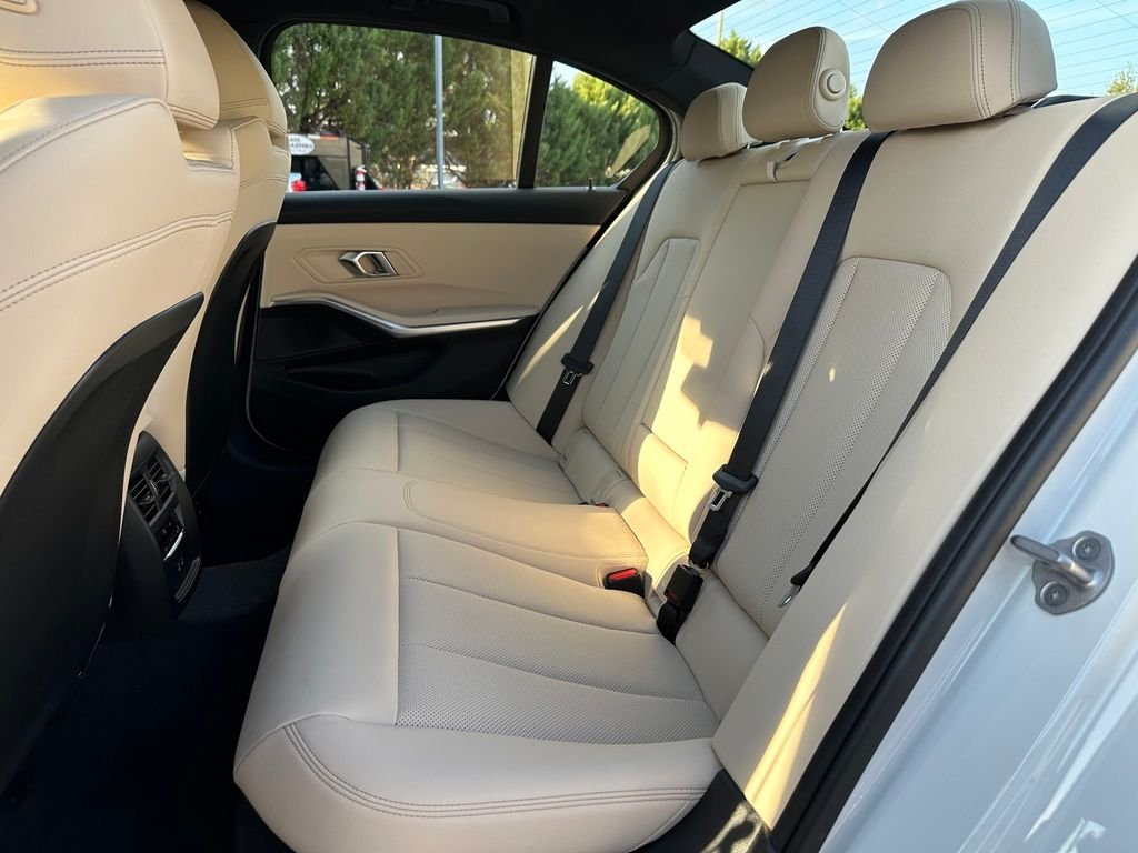 Used 2026 Alpine White BMW 330i image 19