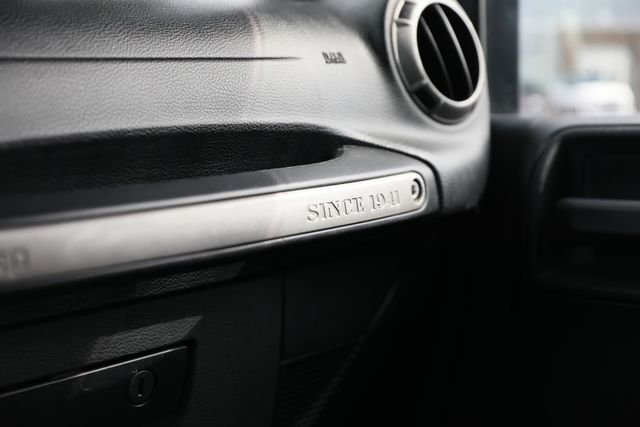 Used 2017 Gray Jeep Unlimited Sport image 12